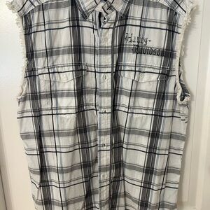 Harley-Davidson Men's Black and White Plaid Sleeveless Shirt